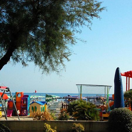 Hotel Nobel Gabicce Mare Esterno foto