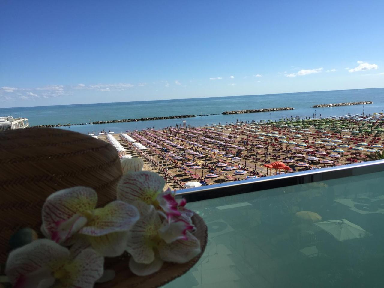 Hotel Nobel Gabicce Mare Esterno foto