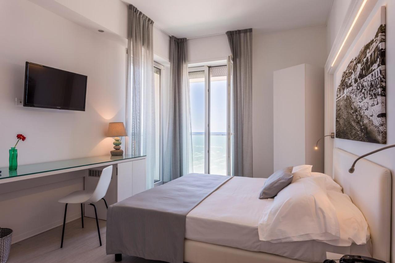 Hotel Nobel Gabicce Mare Esterno foto