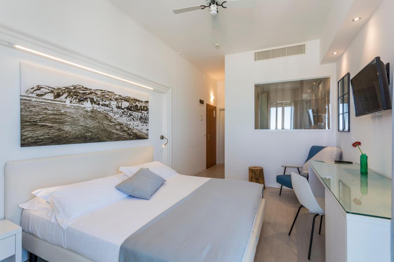 Hotel Nobel Gabicce Mare Esterno foto
