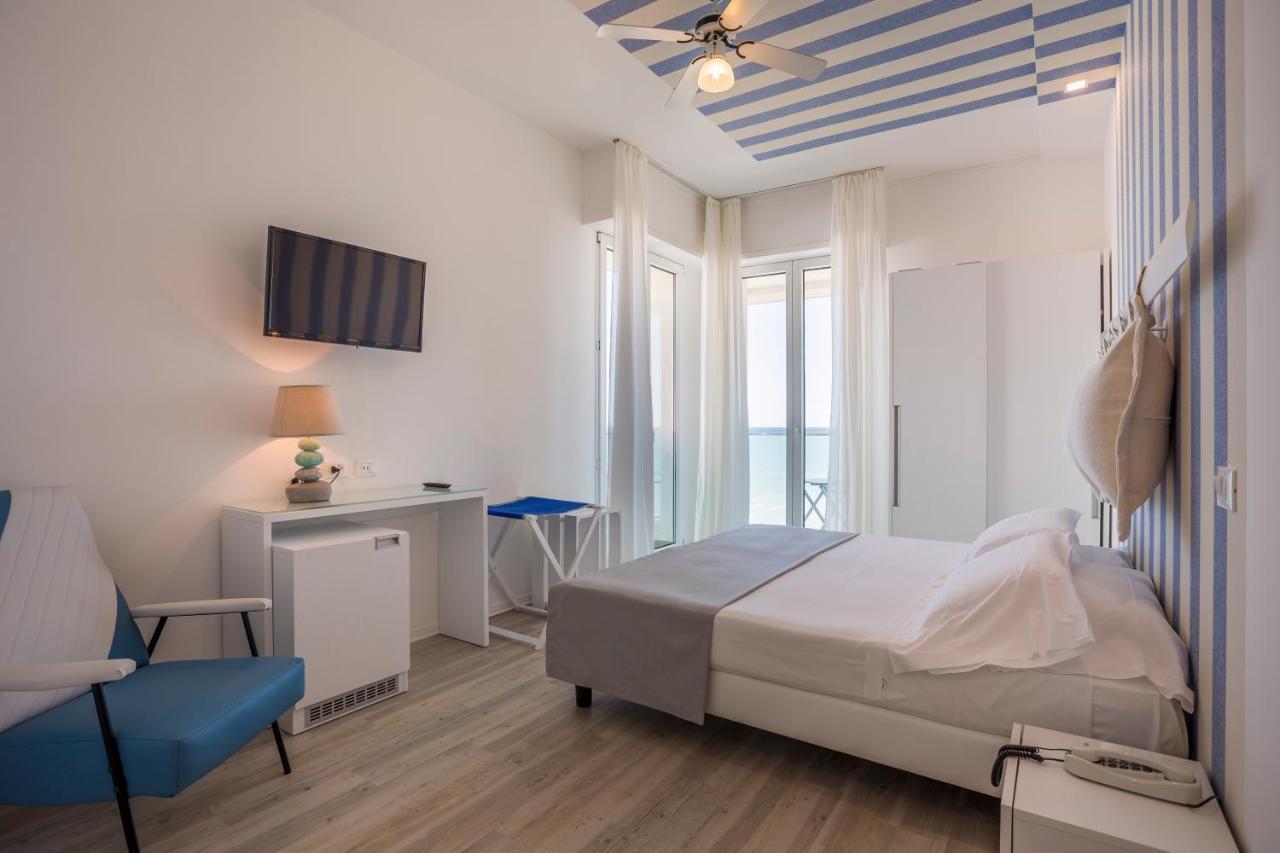 Hotel Nobel Gabicce Mare Esterno foto